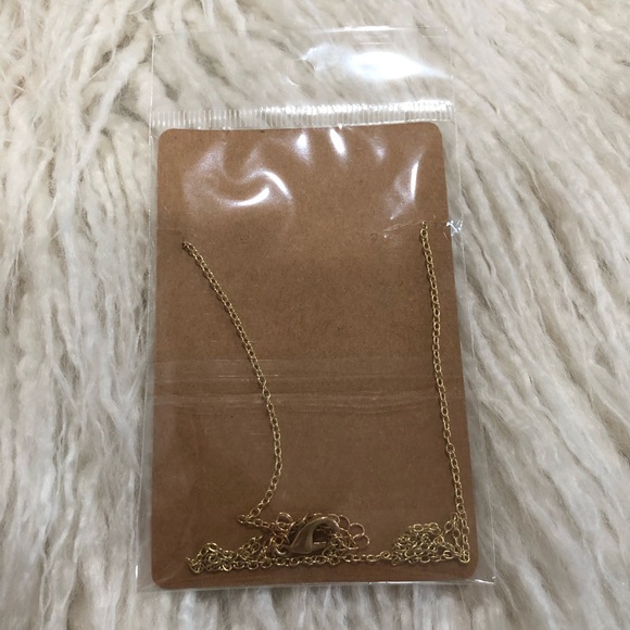 Letter A necklace - Picture 4 of 4